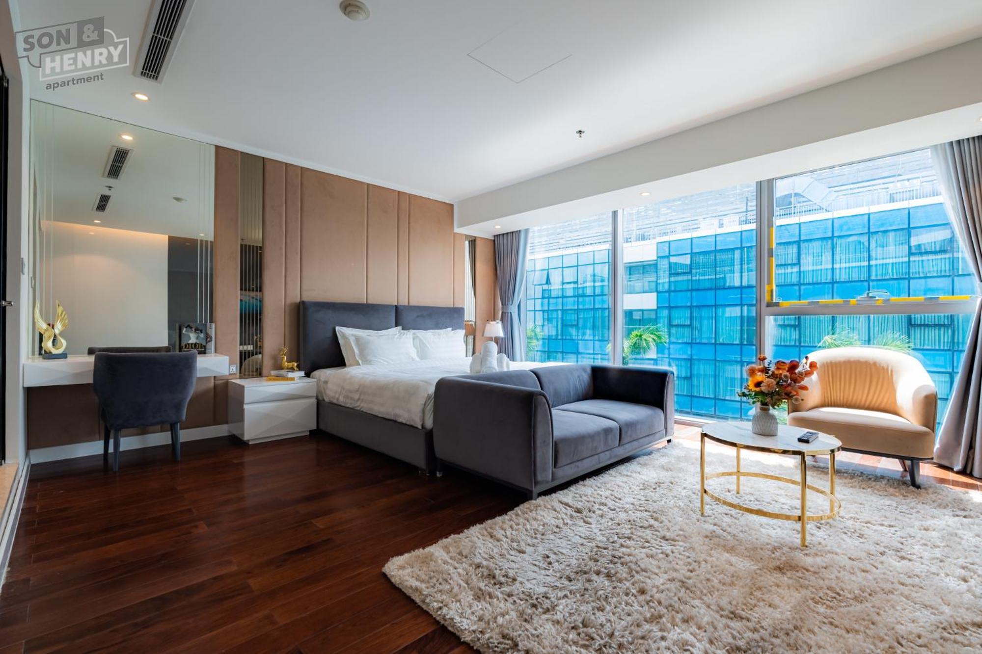 Vincom Center Dong Khoi District 1 * TP. Hồ Chí Minh