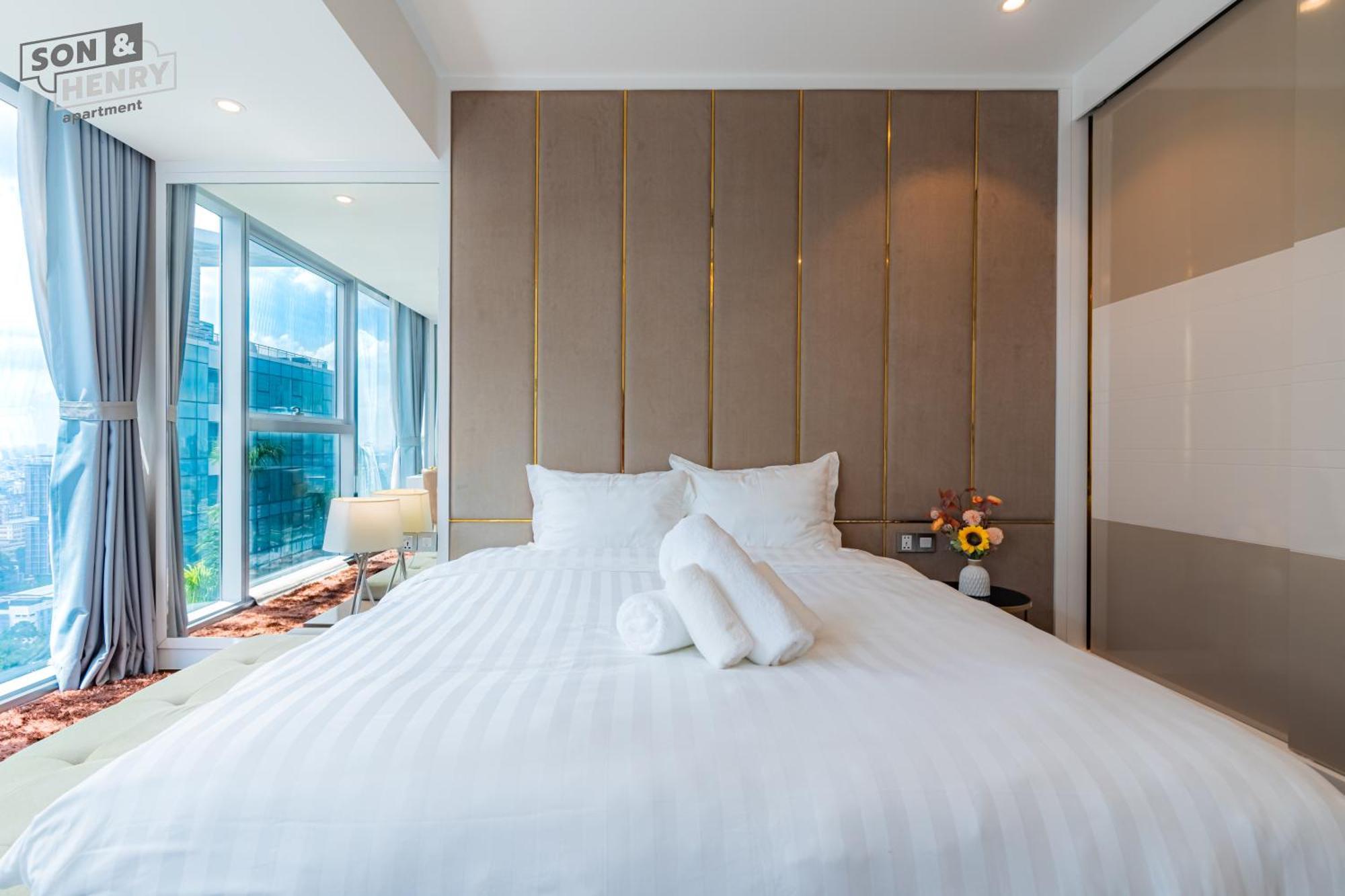 Vincom Center Dong Khoi District 1 TP. Hồ Chí Minh